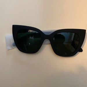 TOMS women’s sunglasses